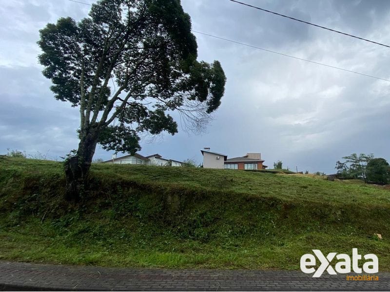 TERRENO EM CONDOMÍNIO FECHADO - DON GUILHERME