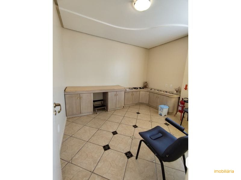 SALA COMERCIAL - CENTRO 8
