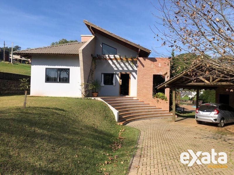 CASA EM CONDOMÍNIO FECHADO - ESPELHO DAS ÁGUAS