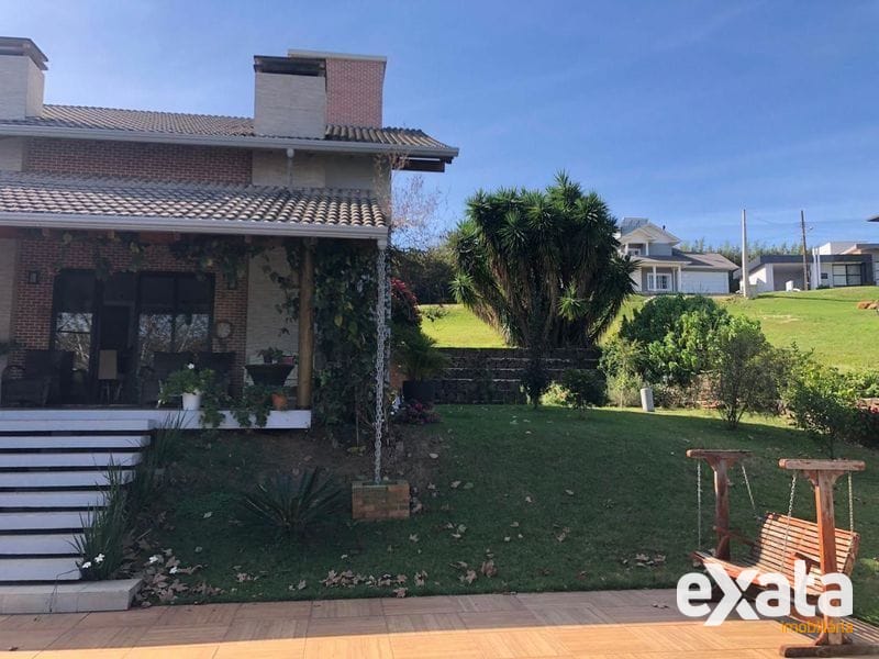 CASA EM CONDOMÍNIO FECHADO - ESPELHO DAS ÁGUAS 31