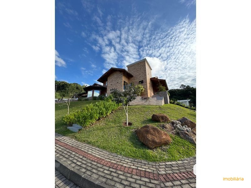 CASA EM CONDOMÍNIO FECHADO - INTERIOR
