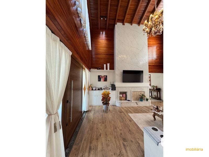 CASA EM CONDOMÍNIO FECHADO - INTERIOR 5