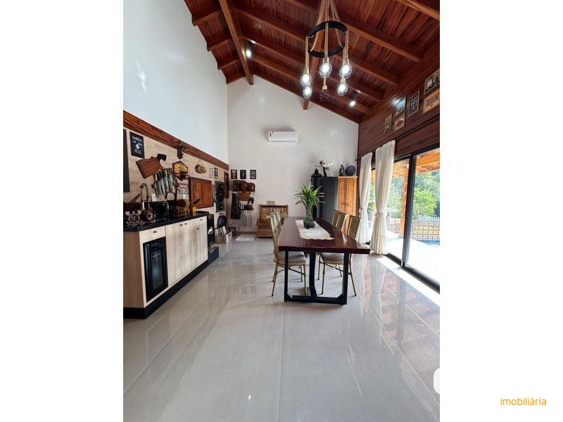 CASA EM CONDOMÍNIO FECHADO - INTERIOR 8