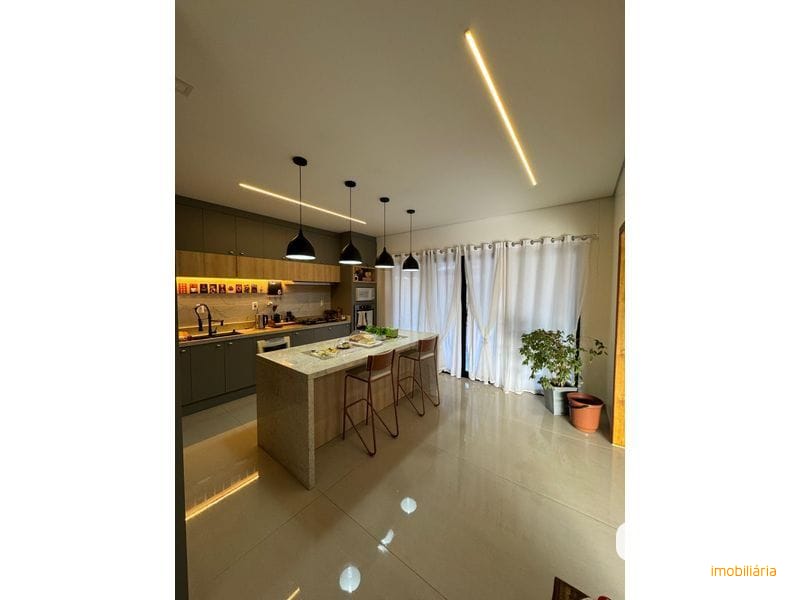 CASA EM CONDOMÍNIO FECHADO - INTERIOR 11