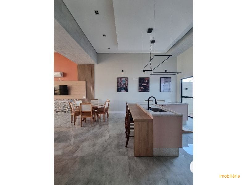 APARTAMENTO - PRESIDENTE MÉDICI 32