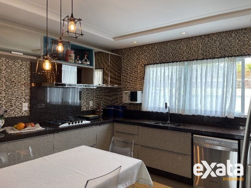 CASA EM CONDOMÍNIO FECHADO - LAVILLE 10
