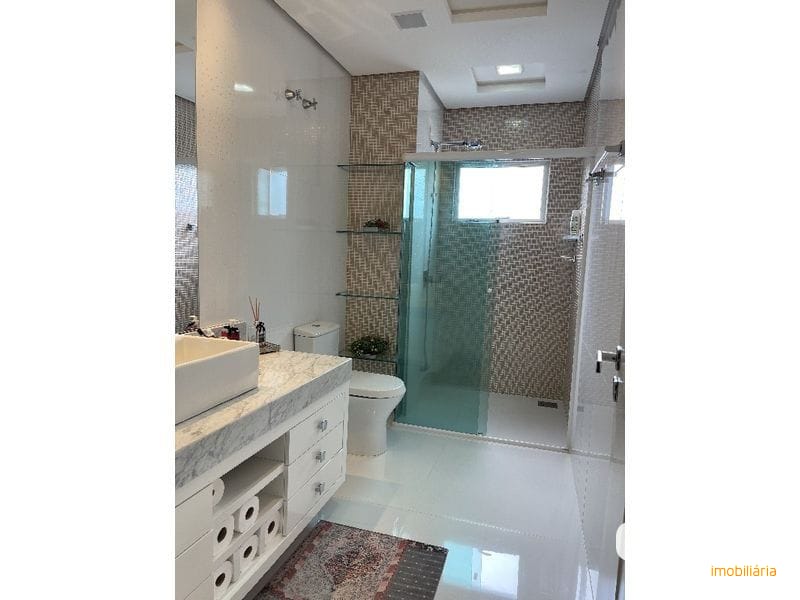 CASA EM CONDOMÍNIO FECHADO - LAVILLE 21