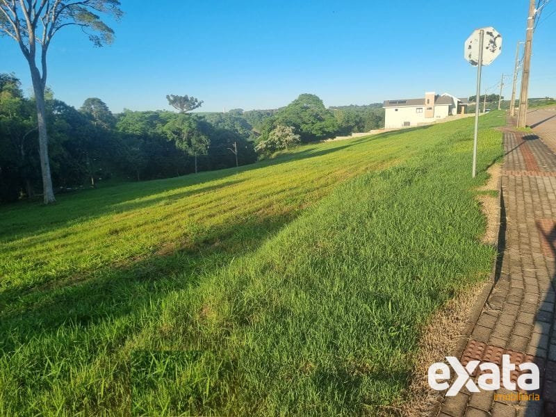 TERRENO EM CONDOMÍNIO FECHADO - INTERIOR