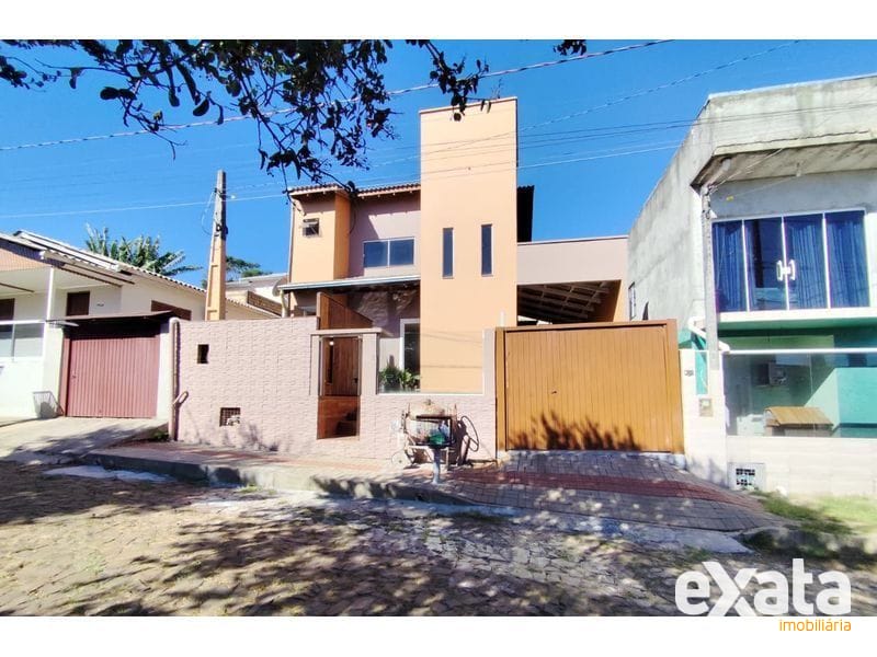 CASA - PINHEIRINHO