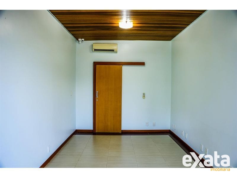 CASA - PARQUE DAS PALMEIRAS 41