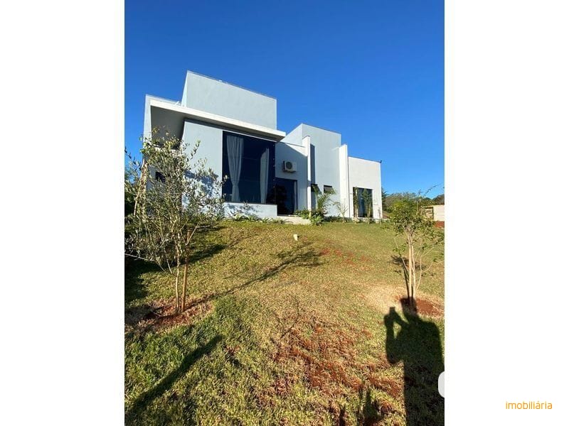 CASA EM CONDOMÍNIO FECHADO - LINHA COLÔNIA BACIA