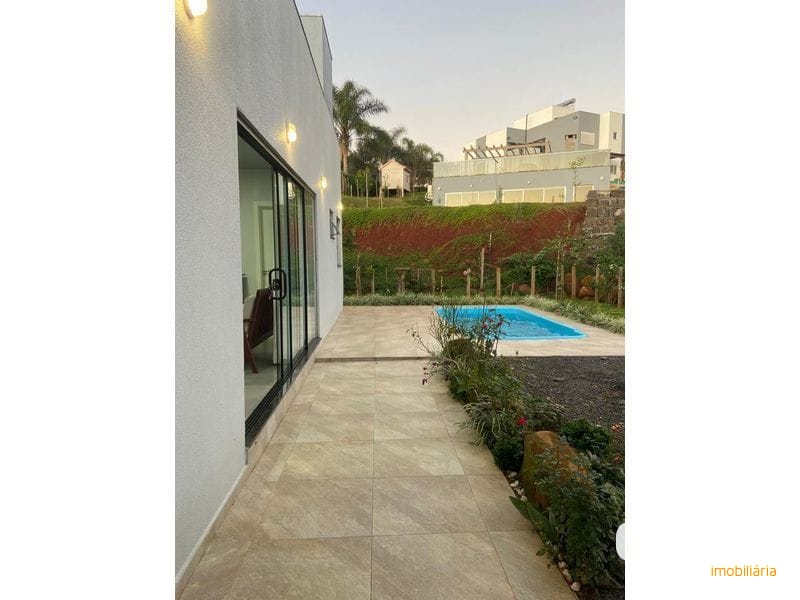 CASA EM CONDOMÍNIO FECHADO - LINHA COLÔNIA BACIA 18