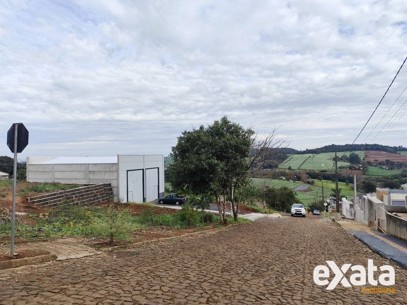 PAVILHÃO/BARRACÃO - TREVO - LOTEAMENTO EDUARDA 3