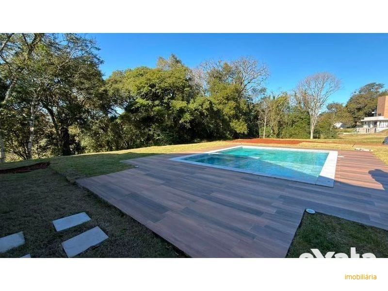 CASA EM CONDOMÍNIO FECHADO - AREA RURAL 20