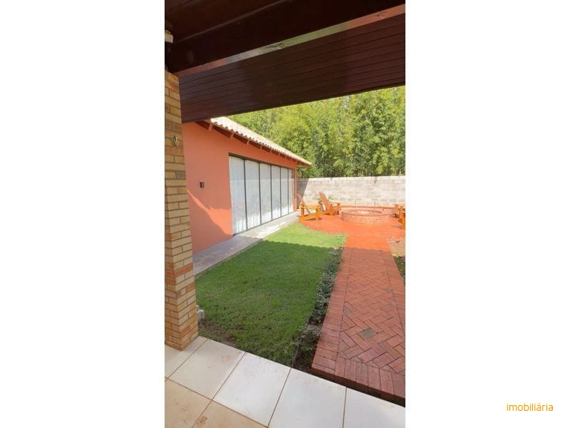 CASA EM CONDOMÍNIO FECHADO - LINHA COLÔNIA BACIA 8
